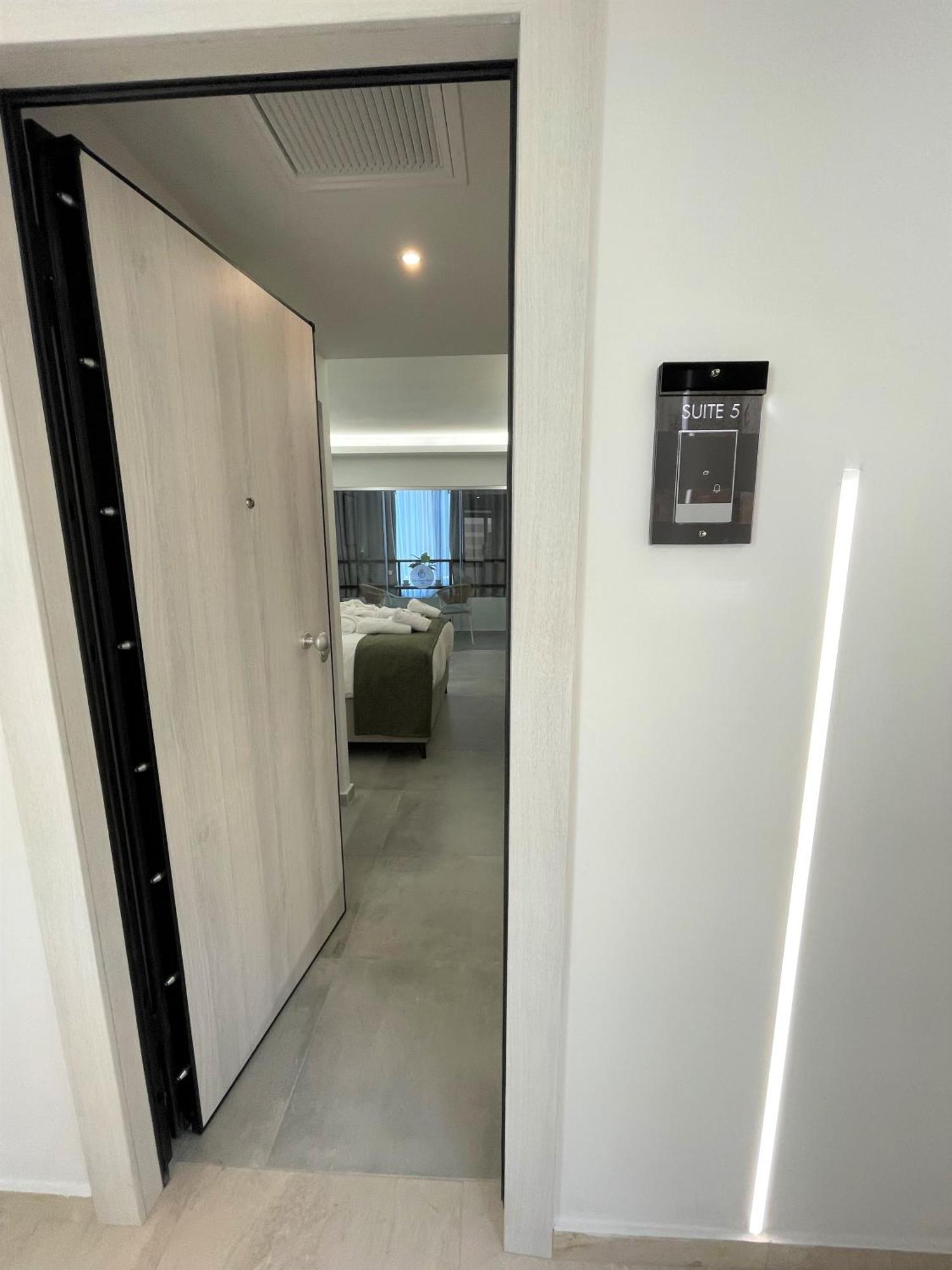 Chic Centre Suites Афины Экстерьер фото