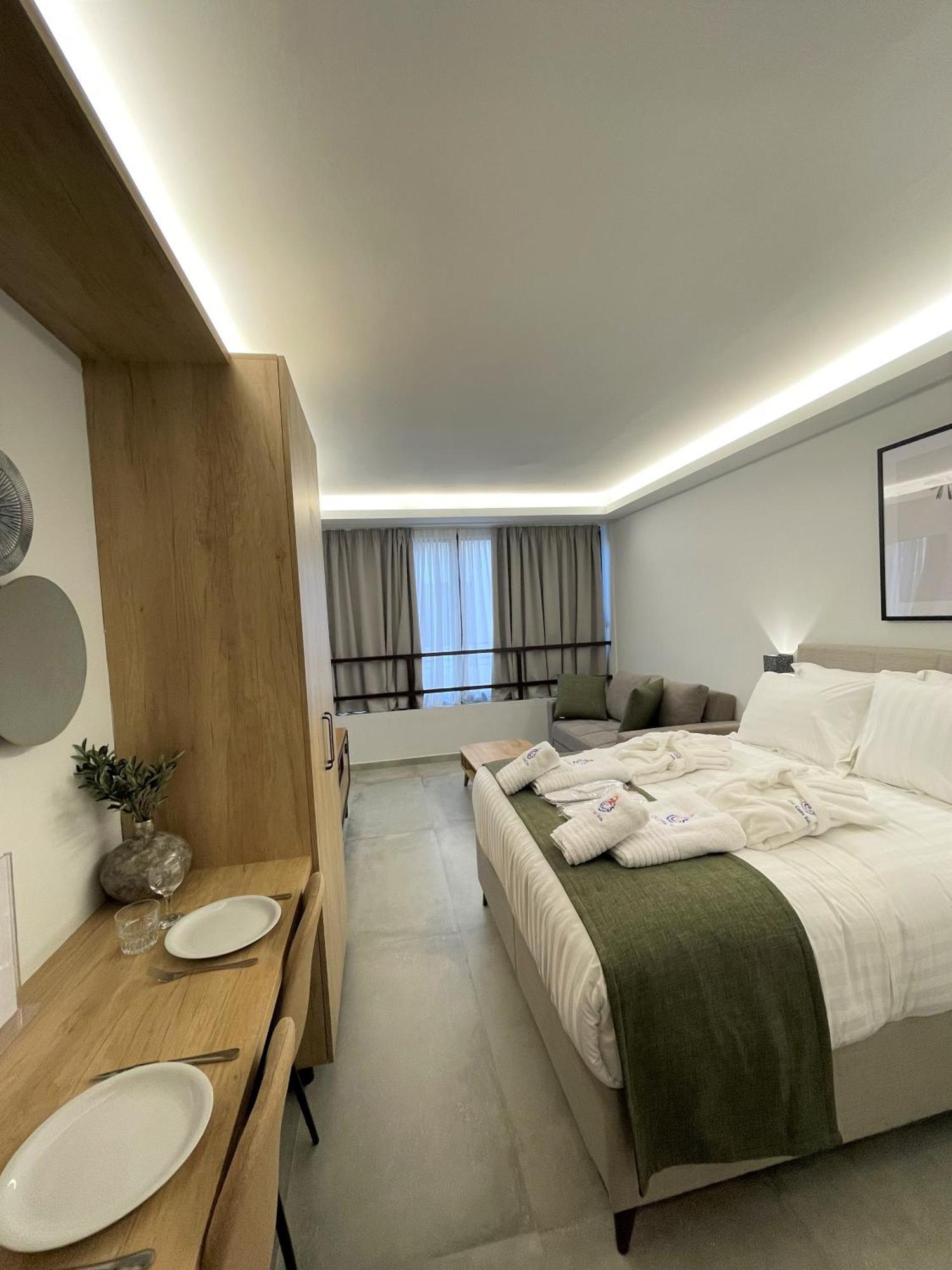 Chic Centre Suites Афины Экстерьер фото