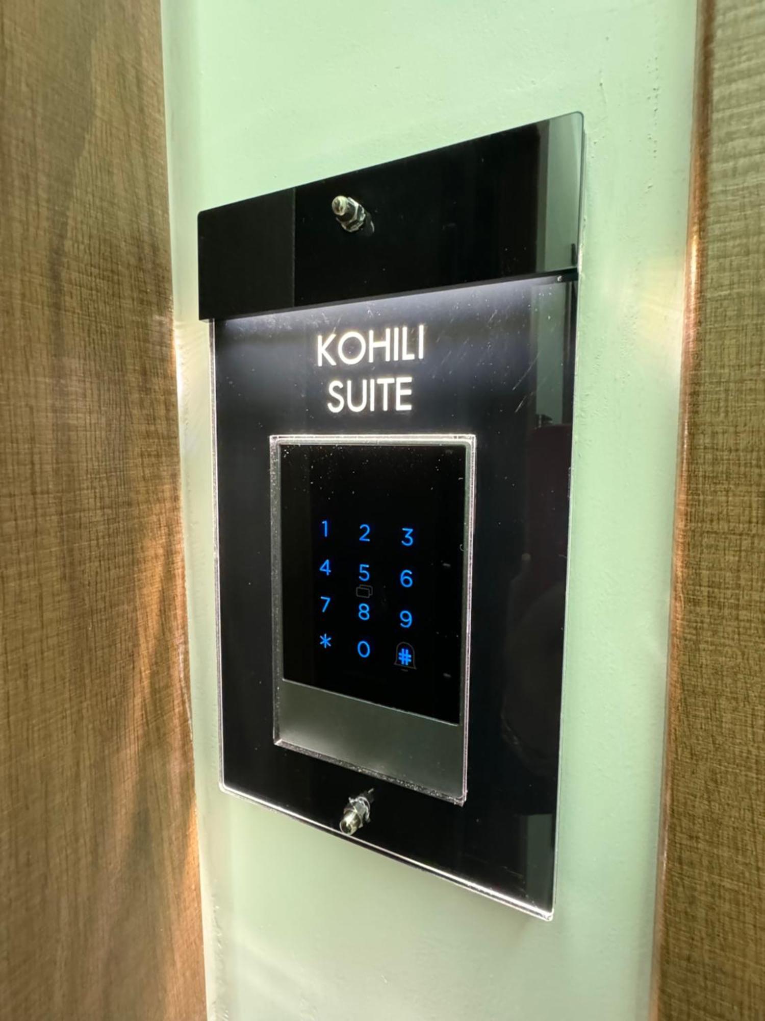 Chic Centre Suites Афины Экстерьер фото